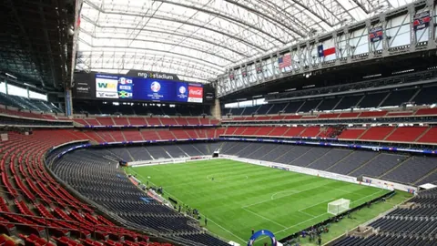 隆戈透露：勒沃库森热盼签下佳夫，拜仁同样情有独钟